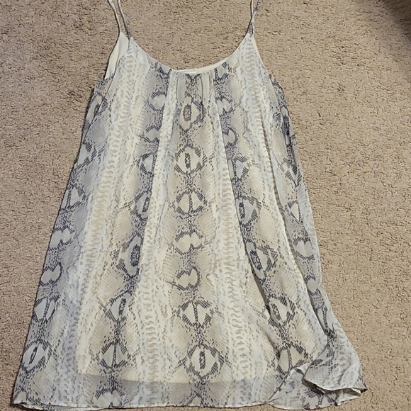 Aura Dresses & Skirts - Aura sleeveless dress size S